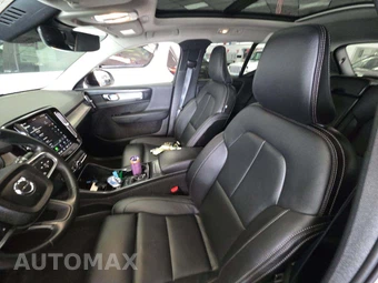 2026 Volvo XC40 B5 Plus - miniatura 6