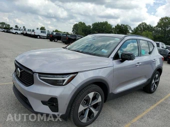 2026 Volvo XC40 B5 Plus