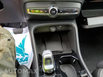 2026 Volvo XC40 B5 Plus – miniatura 12