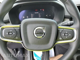 2026 Volvo XC40 B5 Plus – miniatura 15