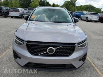 2026 Volvo XC40 B5 Plus – miniatura 2