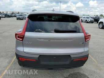 2026 Volvo XC40 B5 Plus – miniatura 4