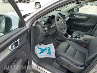 2026 Volvo XC40 B5 Plus – miniatura 5
