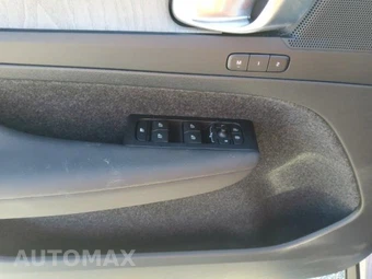 2026 Volvo XC40 B5 Plus – miniatura 10