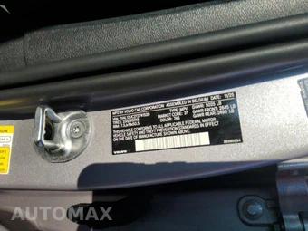 2026 Volvo XC40 B5 Plus – miniatura 12