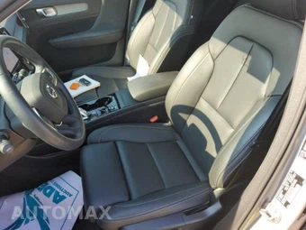 2026 Volvo XC40 B5 Plus – miniatura 13