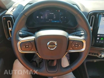 2026 Volvo XC40 B5 Plus – miniatura 15