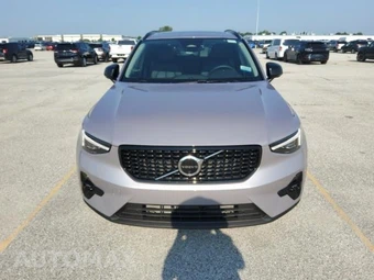 2026 Volvo XC40 B5 Plus – miniatura 2