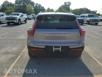 2026 Volvo XC40 B5 Plus – miniatura 5
