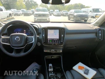 2026 Volvo XC40 B5 Plus – miniatura 9
