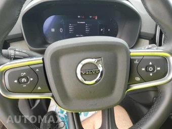 2026 Volvo XC40 B5 Plus – miniatura 15