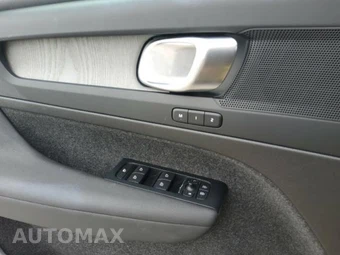 2026 Volvo XC40 B5 Plus – miniatura 16