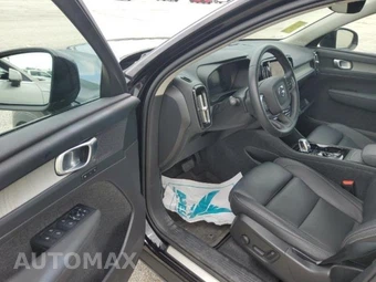 2026 Volvo XC40 B5 Plus – miniatura 5