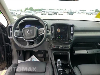 2026 Volvo XC40 B5 Plus – miniatura 8