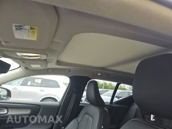 2026 Volvo XC40 B5 Plus – miniatura 17