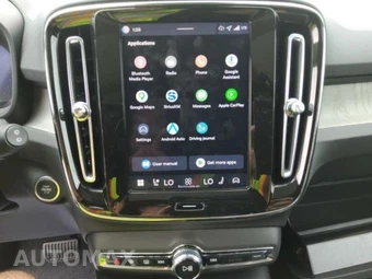2026 Volvo XC40 B5 Plus – miniatura 11