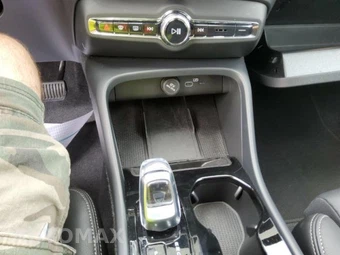 2026 Volvo XC40 B5 Plus – miniatura 12