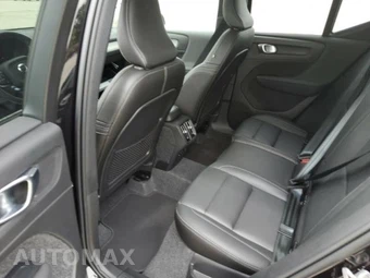 2026 Volvo XC40 B5 Plus – miniatura 6