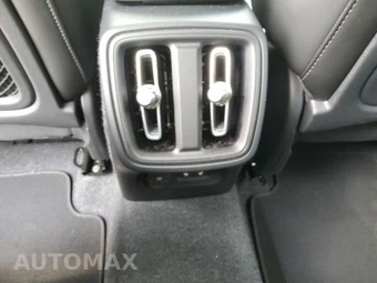 2026 Volvo XC40 B5 Plus – miniatura 9