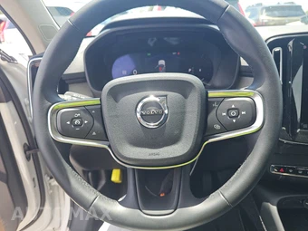 2026 Volvo XC40 B5 Plus - miniatura 10
