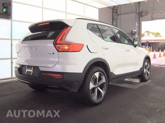 2026 Volvo XC40 B5 Plus - miniatura 4