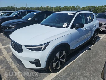 2026 Volvo XC40 B5 Plus