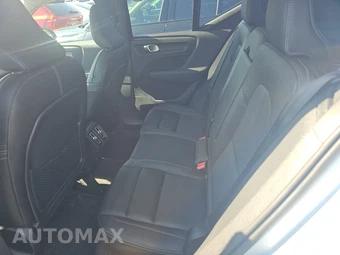 2026 Volvo XC40 B5 Plus - miniatura 13