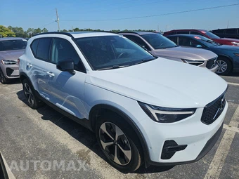 2026 Volvo XC40 B5 Plus - miniatura 3
