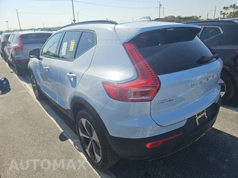 2026 Volvo XC40 B5 Plus - miniatura 6