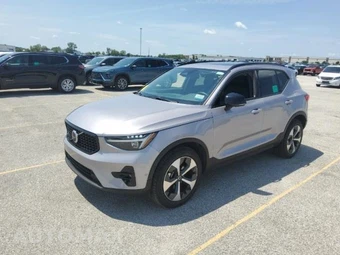 2026 Volvo XC40 B5 Plus