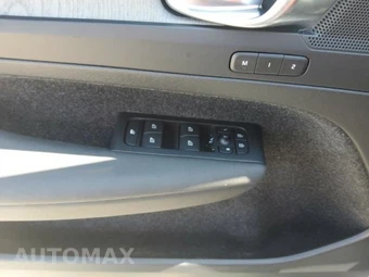 2026 Volvo XC40 B5 Plus – miniatura 10