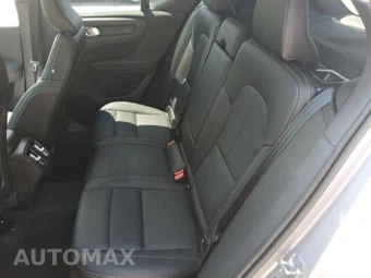2026 Volvo XC40 B5 Plus – miniatura 8
