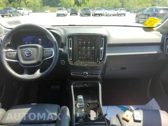 2026 Volvo XC40 B5 Plus – miniatura 9