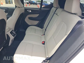 2026 Volvo XC40 B5 Plus - miniatura 13