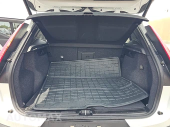 2026 Volvo XC40 B5 Plus - miniatura 16