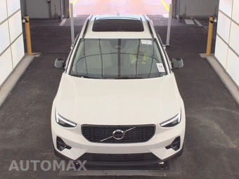 2026 Volvo XC40 B5 Plus - miniatura 2
