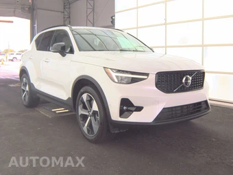 2026 Volvo XC40 B5 Plus - miniatura 3