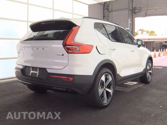 2026 Volvo XC40 B5 Plus - miniatura 4