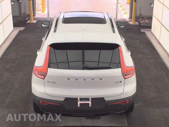 2026 Volvo XC40 B5 Plus - miniatura 5