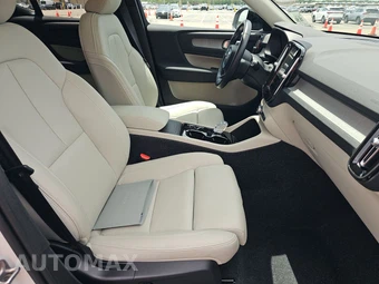 2026 Volvo XC40 B5 Plus - miniatura 8