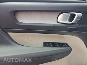 2026 Volvo XC40 B5 Plus - miniatura 9