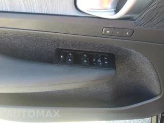 2026 Volvo XC40 B5 Plus – miniatura 10
