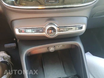 2026 Volvo XC40 B5 Plus – miniatura 18