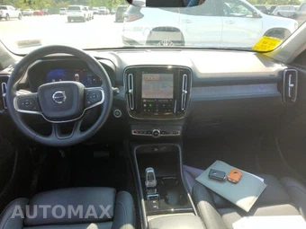 2026 Volvo XC40 B5 Plus – miniatura 9