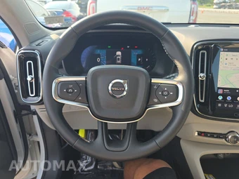2026 Volvo XC40 B5 Plus - miniatura 10