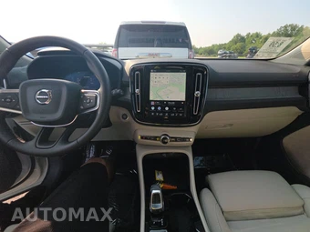 2026 Volvo XC40 B5 Plus - miniatura 11