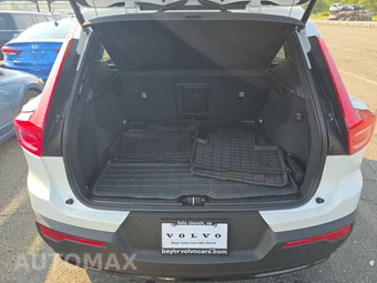 2026 Volvo XC40 B5 Plus - miniatura 16
