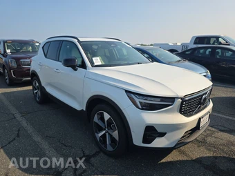 2026 Volvo XC40 B5 Plus - miniatura 3