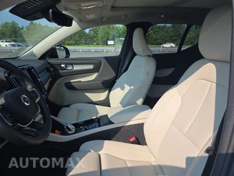2026 Volvo XC40 B5 Plus - miniatura 7