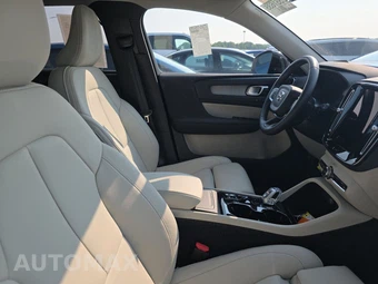 2026 Volvo XC40 B5 Plus - miniatura 8